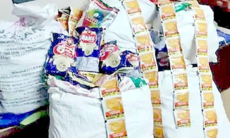 Trichy Police seized tobacco products worth Rs 7 lakh in Lalgudi TNN திருச்சி: லால்குடியில் ரூ.7 லட்சம் மதிப்புள்ள புகையிலை பொருட்கள் பறிமுதல்