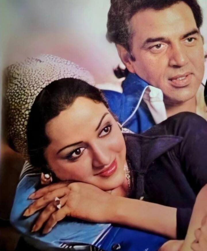 ਸੰਜੀਵ ਕੁਮਾਰ ਨੇ ਹੇਮਾ ਨੂੰ ਵਿਆਹ ਲਈ ਪ੍ਰਪੋਜ਼ ਕੀਤਾ ਸੀ ਪਰ ਗੱਲ ਸਿਰੇ ਨਹੀਂ ਚੜ੍ਹੀ। ਖਬਰਾਂ ਮੁਤਾਬਕ ਸੰਜੀਵ ਅਤੇ ਹੇਮਾ ਦੇ ਵਿਆਹ ਦੀ ਚਰਚਾ ਸੀ ਪਰ ਅਦਾਕਾਰ ਦੀ ਮਾਂ ਚਾਹੁੰਦੀ ਸੀ ਕਿ ਉਨ੍ਹਾਂ ਦੀ ਨੂੰਹ ਵਿਆਹ ਤੋਂ ਬਾਅਦ ਫਿਲਮ ਇੰਡਸਟਰੀ 'ਚ ਕੰਮ ਨਾ ਕਰੇ। ਅਜਿਹੇ 'ਚ ਹੇਮਾ ਦਾ ਦਿਲ ਧਰਮਿੰਦਰ 'ਤੇ ਆ ਗਿਆ। ਦੋਵਾਂ ਦੀ ਨੇੜਤਾ ਵਧ ਗਈ ਅਤੇ ਇਸ ਦੌਰਾਨ ਦੋਵਾਂ ਨੇ ਫਿਲਮ ਸ਼ੋਲੇ ਸਾਈਨ ਕਰ ਲਈ। ਫਿਲਮ 'ਚ ਧਰਮਿੰਦਰ, ਹੇਮਾ, ਜਯਾ ਬੱਚਨ, ਅਮਿਤਾਭ ਬੱਚਨ ਦੇ ਨਾਲ ਸੰਜੀਵ ਕੁਮਾਰ ਵੀ ਅਹਿਮ ਭੂਮਿਕਾ 'ਚ ਸਨ।