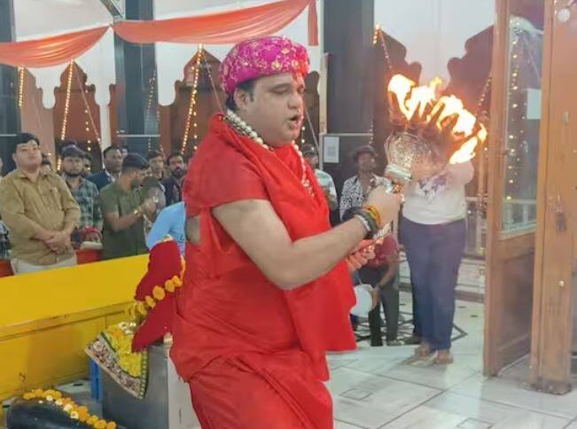 ਸ਼ਰਧਾਲੂ ਇਸ ਆਰਤੀ ਨੂੰ ਤਾਂਡਵ ਆਰਤੀ ਕਹਿੰਦੇ ਹਨ ਕਿਉਂਕਿ ਸ਼ਿਵ ਨਿਰੰਕਾਰ ਹੈ, ਇਸ ਲਈ ਇਹ ਆਰਤੀ ਓਮ ਦੇ ਰੂਪ ਵਿੱਚ ਕੀਤੀ ਜਾਂਦੀ ਹੈ।ਭਗਤਾਂ ਦਾ ਮੰਨਣਾ ਹੈ ਕਿ ਇਸ ਮੰਦਰ ਵਿੱਚ ਸ਼ਿਵ ਦਾ ਵਾਸ ਹੈ। ਇਸ ਲਈ ਇੱਥੇ ਮੰਗੀ ਗਈ ਹਰ ਇੱਛਾ ਪੂਰੀ ਹੁੰਦੀ ਹੈ।