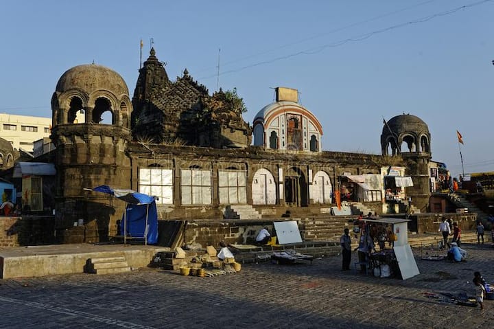 नाशिक शहर (Nashik) असो किंवा जिल्हा धार्मिक परंपरेचा मोठा वारसा आपल्याला लाभला आहे. प्रत्येक गावात पुरातन मंदिरे आपल्याला आढळून येतात.