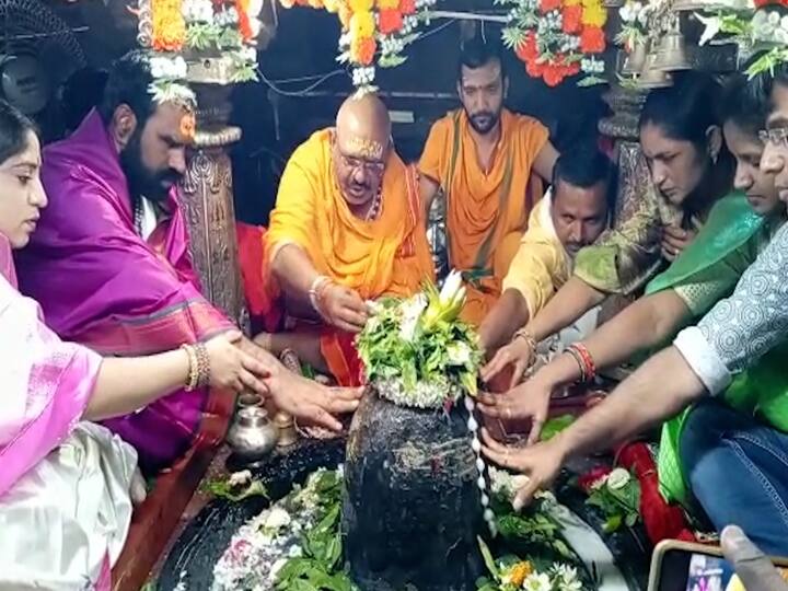 आज महाशिवरात्री... देशभरात महाशिवरात्रीसाठी भाविक विविध तीर्थस्थळावर दर्शनासाठी गर्दी करत आहेत.