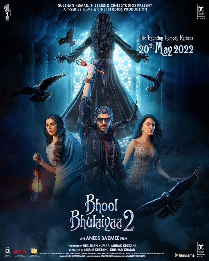 साल 2022 में बॉलीवुड की ब्लॉकबस्टर फिल्मों की बात की जाए तो उसमें कार्तिक आर्यन की हॉरर कॉमेडी फिल्म 'भूल भुलैया 2' का नाम भी शामिल होता है. बॉक्स ऑफिस पर ओपनिंग डे पर 'भूल भुलैया 2' को 14.11 करोड़ की ताबड़तोड़ कमाई की थी. ओवर ऑल कार्तिक आर्यन की इस फिल्म ने 185.92 करोड़ का कलेक्शन किया था.