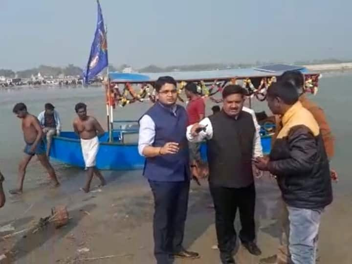 Badaun Kachla Ghat Five MBBS students drowned Two Students Pulled Out ANN Badaun News: कछला गंगा घाट पर नहाने गए पांच MBBS छात्र डूबे, दो को निकाला गया बाहर, 3 की तलाश जारी