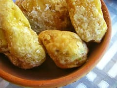 क्या चीनी से बेहतर है गुड़? पहले पता कीजिए दोनों का शरीर पर क्या असर होता है, फिर कीजिए फैसला