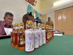 Tirumala News : తిరుమలలో మరో అపచారం, 22 మద్యం బాటిళ్లు పట్టివేత!