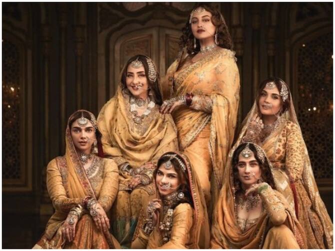 Sanjay Leela Bhansali Netflix Series Heeramandi First Look Out Sonakshi Sinha Manisha Koirala Aditi Rao Hydari Richa Chadha Looked Stunning | Heeramandi का फर्स्ट लुक आउट, बेहद शानदार रॉयल दुनिया में ले