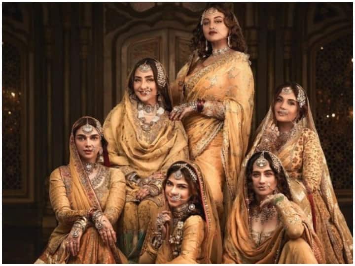 Sanjay Leela Bhansali Netflix  series Heeramandi First look out  Sonakshi Sinha Manisha Koirala Aditi Rao Hydari Richa Chadha looked stunning Watch: Heeramandi का फर्स्ट लुक आउट, बेहद शानदार रॉयल दुनिया में ले जाएंगी सोनाक्षी सिन्हा और मनीषा कोइराला
