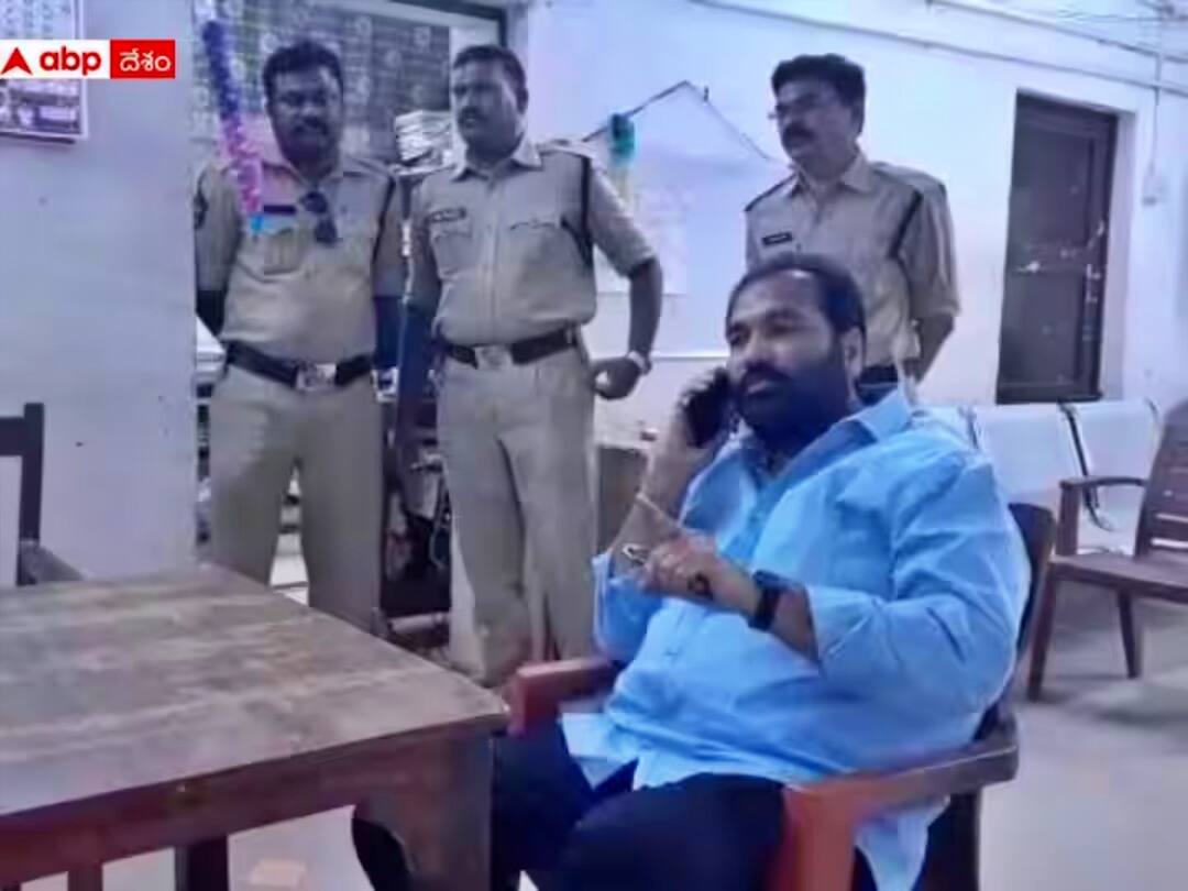 Case On Kotamreddy : వైసీపీ రెబల్ ఎమ్మెల్యే కోటంరెడ్డిపై కేసునమోదు, అరెస్టు చేసే అవకాశం! Nellore rural mla kotamreddy case filed tdp leader attack case DNN Case On Kotamreddy : వైసీపీ రెబల్ ఎమ్మెల్యే కోటంరెడ్డిపై కేసునమోదు, అరెస్టు చేసే అవకాశం!