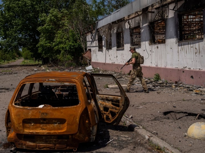 Russia-Ukraine War: रूस-यूक्रेन की जंग को एक साल है होने को आया, दुनिया ने इससे अब-तक क्या खोया, क्या पाया?