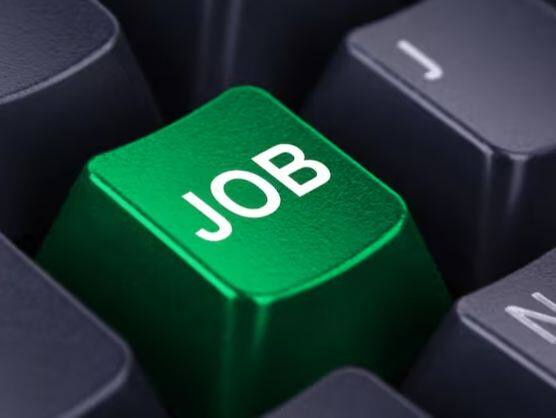 ਖਾਲੀ ਅਸਾਮੀਆਂ ਦਾ ਵੇਰਵਾ: ਇਸ ਭਰਤੀ ਮੁਹਿੰਮ ਰਾਹੀਂ ਕੁੱਲ 4792 ਅਸਾਮੀਆਂ ਭਰੀਆਂ ਜਾਣੀਆਂ ਹਨ। ਜਿਸ ਵਿੱਚ 3054 ਅਤੇ 1738 ਬੈਕਲਾਗ ਅਸਾਮੀਆਂ ਹਨ।