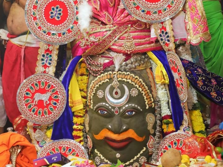 Mahashivratri 2023: महाकाल का रहस्यमयी दरवाजा, राजाधिराज से अनुमति लेकर होता है प्रवेश Mysterious door of Shree Mahakaleshwar Temple Ujjain, Entry is done only with permission from Rajadhiraj Mahashivratri 2023: महाकाल का रहस्यमयी दरवाजा, राजाधिराज से अनुमति लेकर होता है प्रवेश