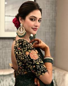 Dimple Yadav से Nusrat Jahan तक...इंडिया की वो ग्लैमरस राजनेता, जो खूबसूरती में देती हैं बॉलीवुड हसीनाओं को टक्कर