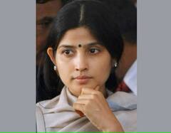 Dimple Yadav से Nusrat Jahan तक...इंडिया की वो ग्लैमरस राजनेता, जो खूबसूरती में देती हैं बॉलीवुड हसीनाओं को टक्कर