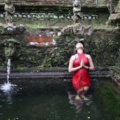 Amala Paul: కోనేరులో స్నానం, పరమ శివుడికి పూజలు- అమలాపాల్ శివరాత్రి స్పెషల్ పిక్స్