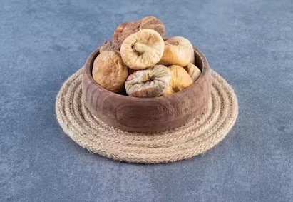 Fig Benefits: ਅੰਜੀਰ ਪੋਸ਼ਕ ਤੱਤਾਂ ਨਾਲ ਭਰਪੂਰ ਹੁੰਦਾ ਹੈ। ਇਸ ਚ ਫਾਈਬਰ, ਵਿਟਾਮਿਨ, ਓਮੇਗਾ 3 ਫੈਟੀ ਐਸਿਡ ਚੰਗੀ ਮਾਤਰਾ ਚ ਪਾਏ ਜਾਂਦੇ ਹਨ, ਜੋ ਔਰਤਾਂ ਦੀਆਂ ਕਈ ਸਮੱਸਿਆਵਾਂ ਚ ਫਾਇਦੇਮੰਦ ਹੋ ਸਕਦੇ ਹਨ।