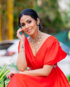 Actress Sadha: சிகப்பு நிற உடை.. கிறங்கடிக்கும் ‘டார்ச்லைட்’ நாயகி...வைரலாகும் புகைப்படங்கள்!
