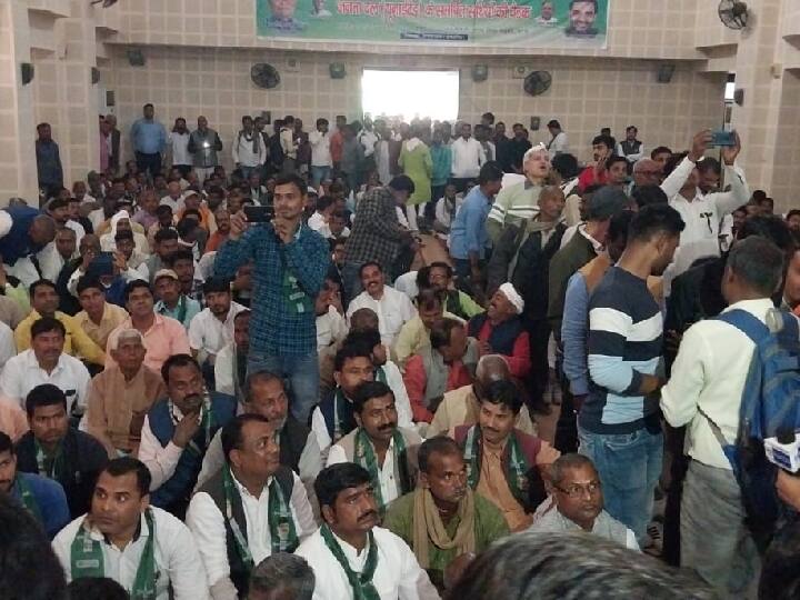 Patna News: पटना में उपेंद्र कुशवाहा की बैठक, विभिन्न जिलों से पहुंचे कार्यकर्ता और नेता, बोले- पार्टी के लिए आए हैं