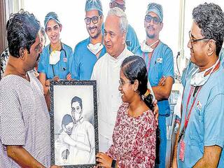 Organ donation: நெகிழ்ச்சி..தந்தைக்கு கல்லீரலின் ஒரு பாகத்தை தானம் செய்த 17 வயது மகள்..தடைக்கற்களை மீறி சரித்திரம் படைத்த சிறுமி..!