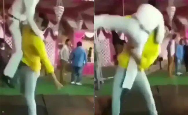 video of two friends doing funny dance on dj floor goes viral Viral Video: ਡੀਜੇ ਫਲੋਰ 'ਤੇ ਇੱਕ ਦੂਜੇ ਨੂੰ ਪਟਕ-ਪਟਕ ਕੇ ਡਾਂਸ ਕਰਨ ਲਗੇ ਦੋ ਦੋਸਤਾਂ, ਦੇਖਦੇ ਹੀ ਰਹਿ ਗਏ ਲੋਕ