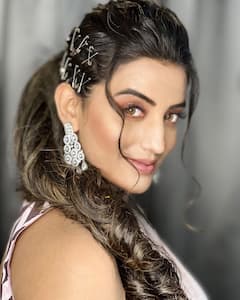 Akshara singh की इंस्पिरेशन हैं Uorfi Javed! भोजपुरी एक्ट्रेस ने सेफ्टीपिन के साथ किया ये कैसा एक्सपेरिमेंट