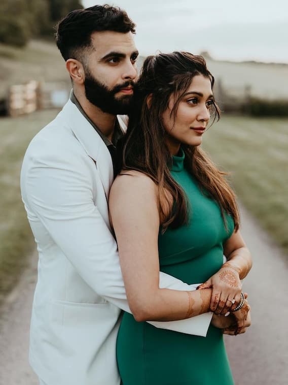 अंकुर राठी-अनुजा जोशी लिप लॉक वीडियो हुआ वायरल