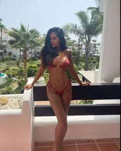 Esha Gupta Photos: જ્યારે જ્યારે ઈશા ગુપ્તાએ બિકીની પહેરી ત્યારે ત્યારે ઈન્ટરનેટ પર મચી ગયો હંગામો