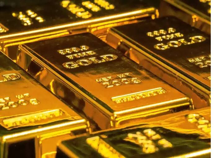 ઘણા લોકો માત્ર સોનું પહેરવાનું જ પસંદ કરતા નથી, પણ તેને ખાવાનું પણ પસંદ કરે છે. અમેરિકન કસિનોમાં ખાદ્ય સોનું ઉપલબ્ધ છે, જેની કિંમત પ્રતિ ગ્રામ $70 છે. આવી જ કેટલીક વિચિત્ર વસ્તુઓ ખાવાના શોખીન લોકો તેને ખરીદે છે, પરંતુ તેને ખરીદવી દરેકના બજેટમાં નથી હોતી.