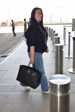 Ayesha Shroff Age: लाइमलाइट से दूर रहती हैं Jackie Shroff की पत्नी आयशा श्रॉफ, फिटनेस देख उम्र का अंदाजा नहीं लगाया जा सकता