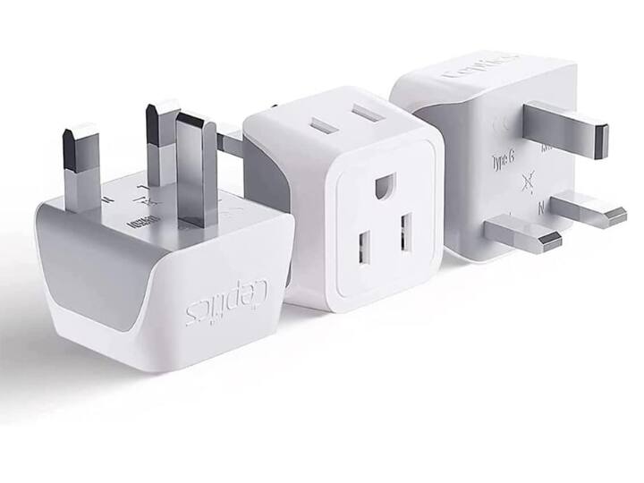 ट्रैवल एडॉप्टर : अंतरराष्ट्रीय स्तर पर ट्रैवल करने वाले किसी भी व्यक्ति के लिए ट्रैवल एडॉप्टर जरूरी ले जाना चाहिए है. यह आपको अपने डिवाइस को दुनिया भर के विभिन्न प्रकार के सॉकेट में प्लग करने की सुविधा देता है. इसके अलावा, जिस देश में आप जा रहे हैं वहां कैसे एडॉप्टर की जरूरत होगी, इसपर रिसर्च कर लें.