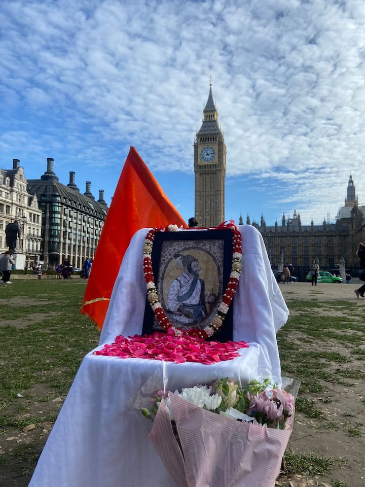 हिंदवी स्वराज्याचे संस्थापक छत्रपती शिवाजी महाराज यांची जयंती मोठ्या उत्साहात साजरी करण्यात येते.