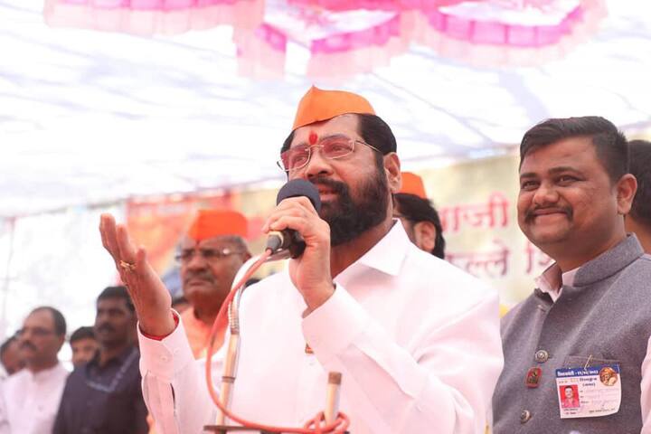 किल्ले शिवनेरी वर मुख्यमंत्री आणि उपमुख्यमंत्र्याच्या उपस्थितीत शिवजन्माचा शासकीय सोहळा पार पडत असताना छत्रपति संभाजीराजे गडावर पोहचले. त्याच्यांसोबत त्यांचे अनेक समर्थकही होते