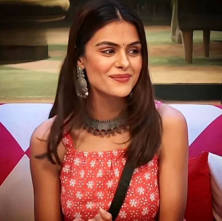 प्रियंका ने आगे कहा, “मेरे पास एक कार भी नहीं है. मेरे पास सिर्फ एक फोन है और आप लोगों से इंटरव्यू के लिए मिल रही हूं. मैं कैसे भी करके मैनेज कर रही हूं. मैं पहले भी मुंबई में रह चुकी हूं, लेकिन पहले से वाइब काफी बदल चुकी है.”