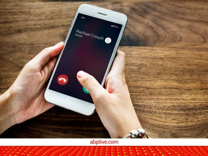 Longest phone call conversation as a single call partner this call holds Guinness World Record इतनी देर तक चली थी दुनिया की सबसे लंबी फोन कॉल, टाइमिंग जान कर होश उड़ जाएगा