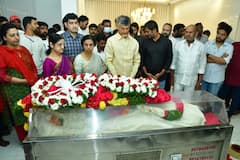 In Pics: తారకరత్న భౌతికకాయానికి నారా, నందమూరి కుటుంబ సభ్యులు నివాళి