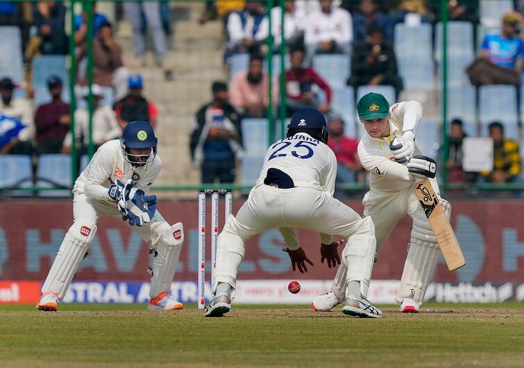 ind vs aus nothing good has happened so far for the australian team on the tour of india Agar released from Test squad to feature in Sheffield Shield कांगारुंचं नेमकं चाललंय तरी काय! कमिन्स, वॉर्नरनंतर आता आणखी एक खेळाडू ऑस्ट्रेलियाला गेला