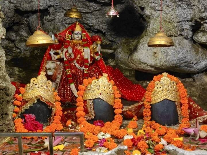 अगर आप माता वैष्णो देवी के दर्शन के लिए जाना चाहते हैं तो आईआरसीटीसी ने आपके लिए सस्ता टूर पैकेज पेश किया है. इस पैकेज के तहत 8375 रुपये के टूर पैकेज में माता वैष्णों देवी के दर्शन कर सकते हैं.