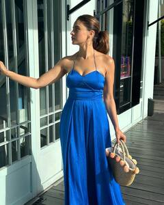 Aamna Sharif Raises Temperature In A Blue Dress. Take A Look