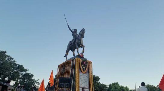 संपूर्ण राज्यभर  छत्रपती शिवरायांची जयंती साजरी केली जात आहे. सातारा जिल्ह्यातील प्रतापगडावर हा शिवाजयंतीचा उत्सव मोठ्या  थाटामाटात साजरा केला जात आहे.