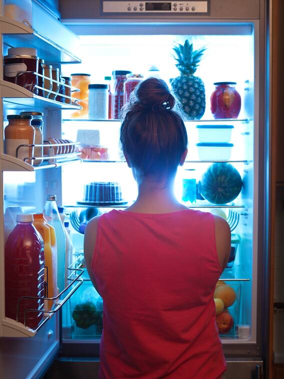 फ्रिज में भूलकर भी ना रखें ये 10 चीजें