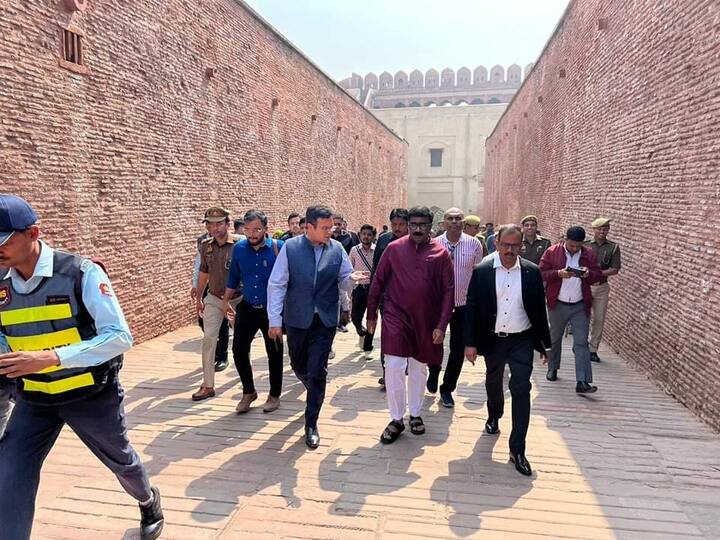 तसेच आग्रा जिल्हा प्रशासन आणि पोलिसांनी देखील या संपूर्ण कार्यक्रमाचा आढावा घेतला आहे.