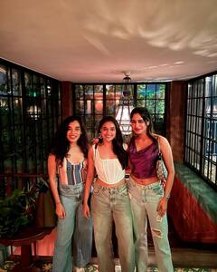 Keerthy Suresh: ’உன் மேல ஒரு கண்ணு..’இணையத்தை கலக்கி வரும் சிரிப்பழகி கீர்த்தி சுரேஷின் கலக்கல் புகைப்படங்கள்!