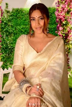Surbhi Chandana: ਸੁਰਭੀ ਚੰਦਨਾ ਨੇ ਐਥਨਿਕ ਲੁੱਕ 'ਚ ਮਚਾਈ ਤਬਾਹੀ, ਸਾਦੀ ਸਾੜੀ 'ਚ ਦੇਖ ਪ੍ਰਸ਼ੰਸਕਾਂ ਦੇ ਉੱਡੇ ਹੋਸ਼