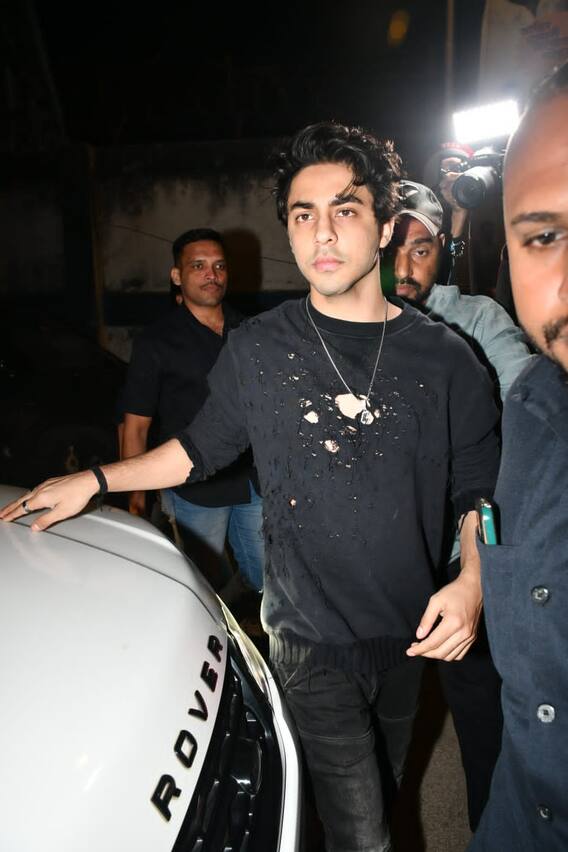 बहन समीक्षा के बर्थडे में ऑफ शोल्डर ड्रेस पहन Bhumi Pednekar लगीं पटोला, इन स्टार किड्स ने भी लूटी महफिल