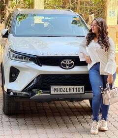 Aamrapali Dubey Car Collection: महंगी गाड़ियों की शौकीन हैं आम्रपाली दुबे, एक्ट्रेस के काफिले में शामिल हैं ये लग्जरी कार