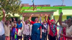 ড্রোনে করে বাড়িতে এল পেনশন! পঞ্চায়েত প্রধানের উদ্যোগে খুশি বিশেষভাবে সক্ষম গ্রাহক