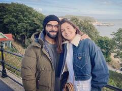 Photos: उम्र में बड़ी हैं इन पांच दिग्गज भारतीय क्रिकेटर्स की पत्नियां, लिस्ट में कोहली-अनुष्का भी शामिल