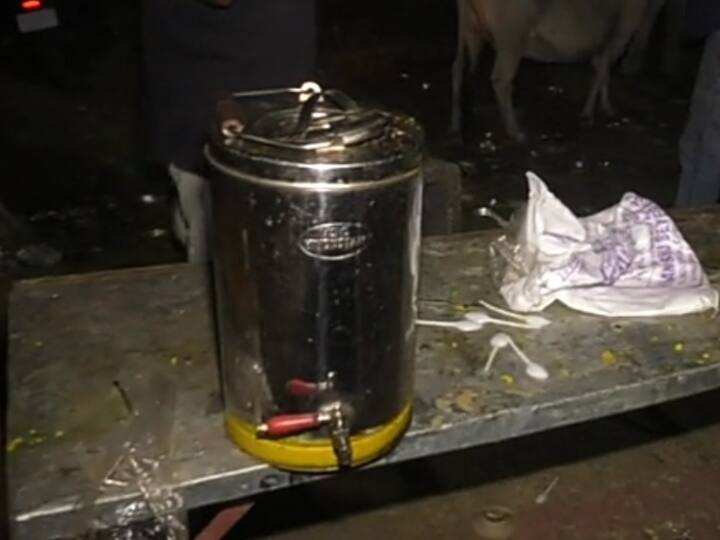 छत्तीसगढ़ के भिलाई में कांग्रेस विधायक देवेंद्र यादव के घर ईडी सुबह से कार्रवाई कर रही है. देवेंद्र यादव भी घर के अंदर है. ईडी की टीम भी लगातार जांच कर रही है.