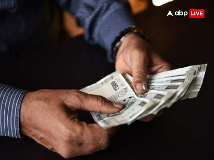 Money Saving Tips These six step will control your over spending know how to save Income Money Saving Tips: फिजूलखर्ची पर करना चाहते हैं कंट्रोल, अपनाएं ये 6 अच्छी आदतें; बढ़ जाएगी आपकी इनकम 