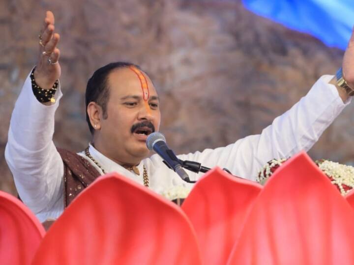 MP News: पहले अव्यवस्था पर भी आ गए थे आंसू, अब प्रदीप मिश्रा को मौत की भी जानकारी नहीं, दिया बयान Pandit Pradeep Mishra is unaware about Death of his Devotees during Rudraksh Distribution in Sehore ANN MP News: पहले अव्यवस्था पर भी आ गए थे आंसू, अब प्रदीप मिश्रा को मौत की भी जानकारी नहीं, दिया बयान