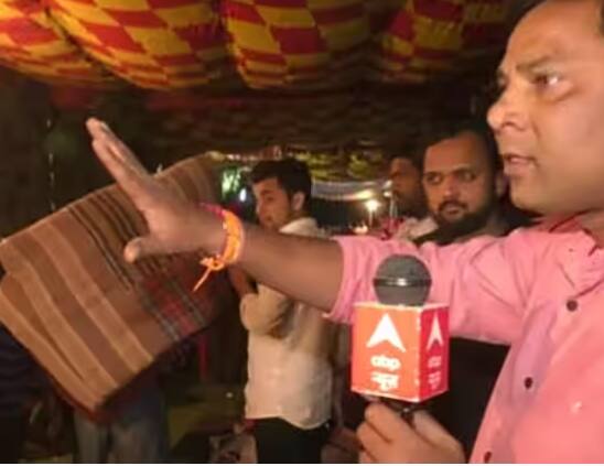 ਰਾਤ ਲਈ ਗੱਦਿਆਂ ਦਾ ਪ੍ਰਬੰਧ ਕੀਤਾ ਗਿਆ ਹੈ, ਤਾਂ ਜੋ ਰਾਤ ਨੂੰ ਪ੍ਰਦਰਸ਼ਨ ਜਾਰੀ ਰਹੇ ਅਤੇ ਜਿਹੜੇ ਲੋਕ ਸੌਣਾ ਚਾਹੁੰਦੇ ਹਨ ਉਹ ਇੱਥੇ ਸੌਣ। ਪ੍ਰਦਰਸ਼ਨ ਦੇ ਨਾਲ-ਨਾਲ ਲੋਕ ਖਾਣ-ਪੀਣ ਦਾ ਵੀ ਆਨੰਦ ਲੈ ਰਹੇ ਹਨ।